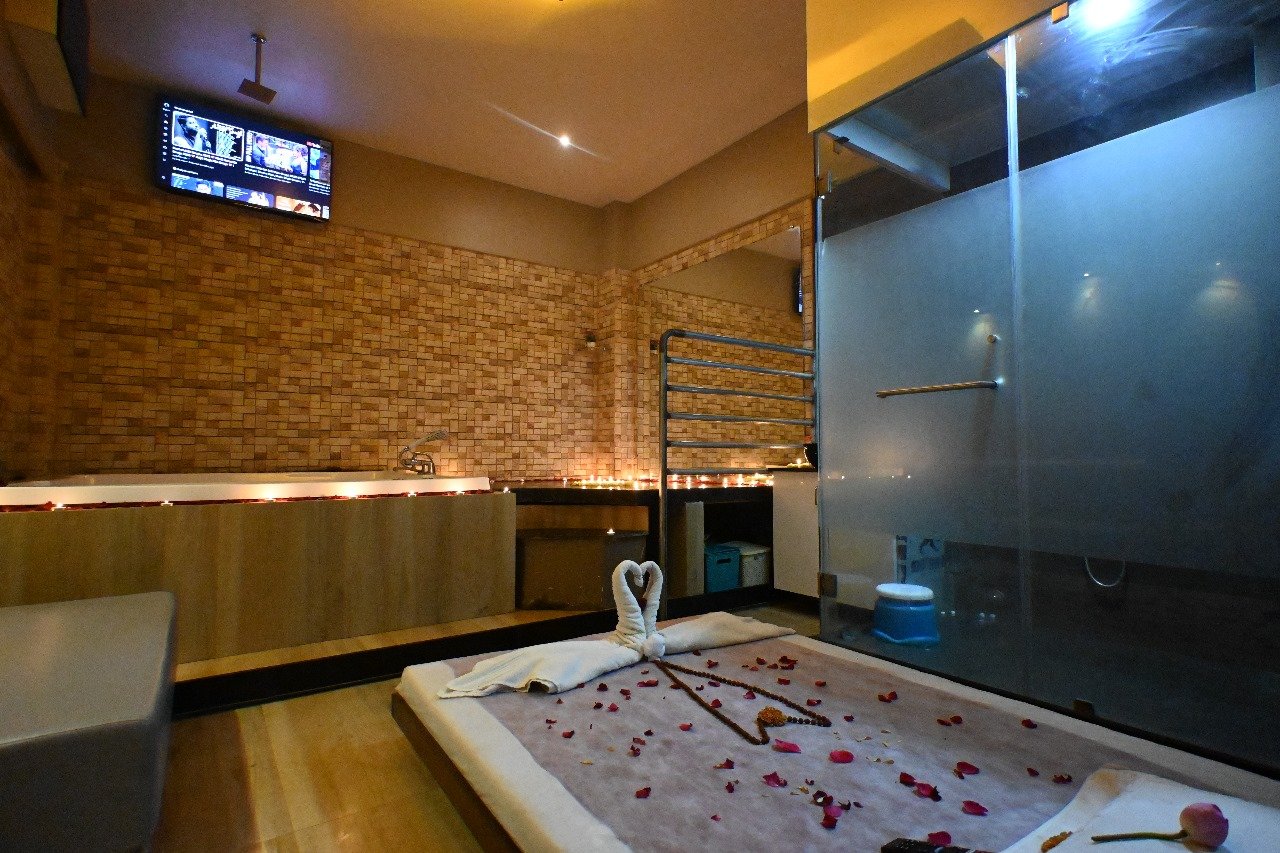 spa in Hadapsar, Pune