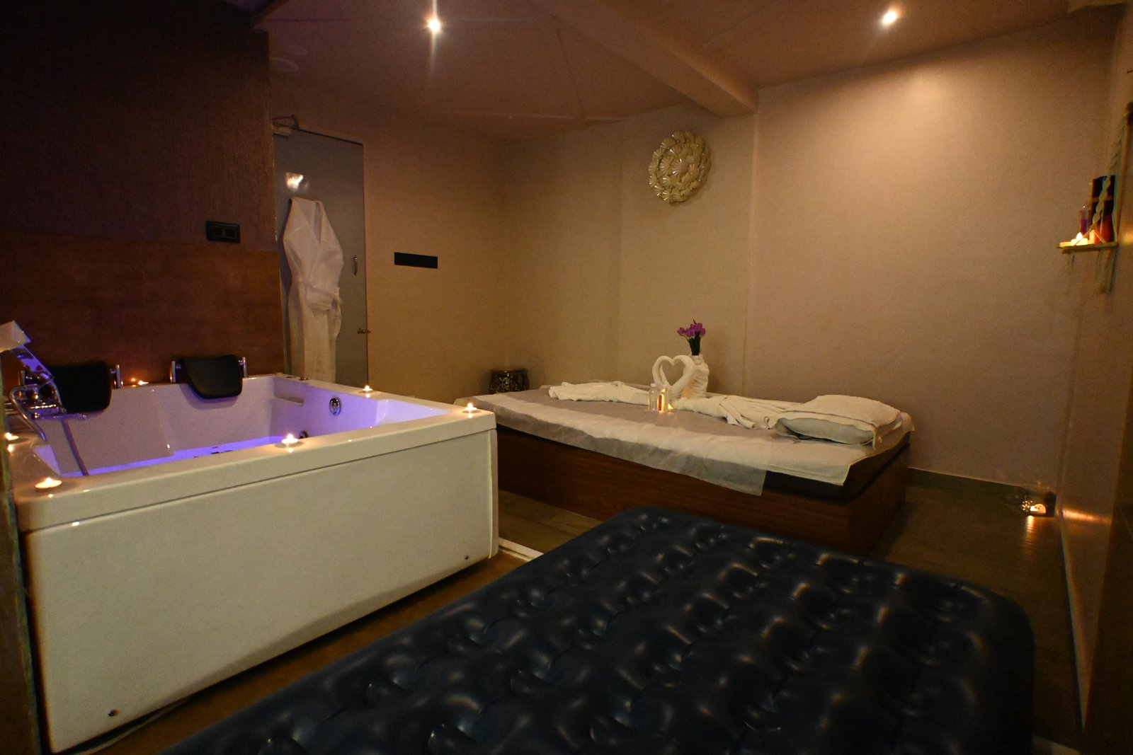 spa in Hadapsar, Pune